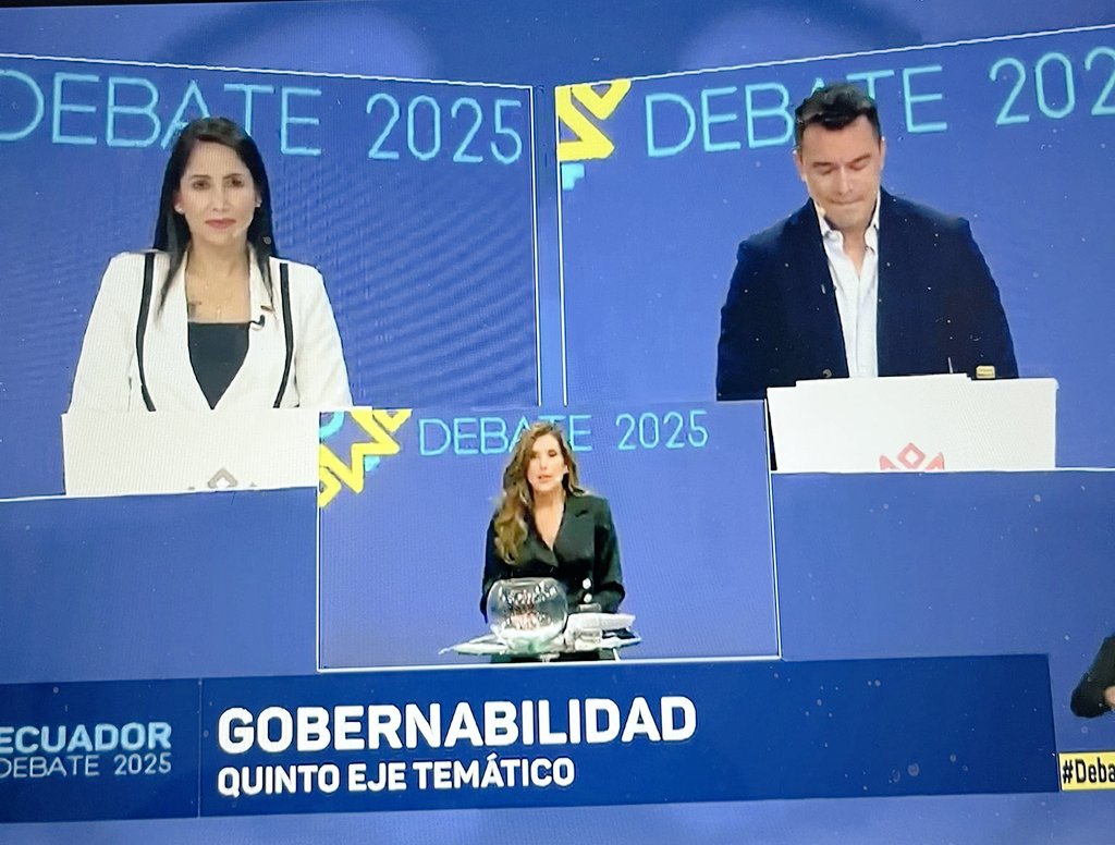 Quedó claro que <a href="/DanielNoboaOk/">Daniel Noboa Azin</a>:

 No va a cobrar los impuestos que adeuda su familia a los ecuatorianos.

Que tiene vinculación con el narcotráfico 

Que es un contumaz mentiroso.

Que es un inepto en su máxima expresión.

El pueblo en su sabiduría sabrá elegir la mejor opción.