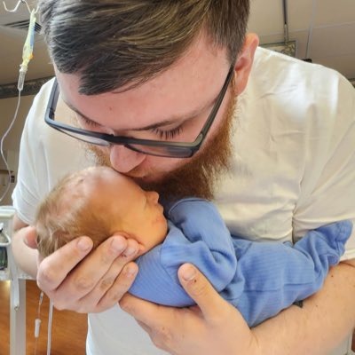 TheRealCodyA's tweet photo. #NewProfilePic one of my first pictures with my first born! https://t.co/AinU7Cq8jN