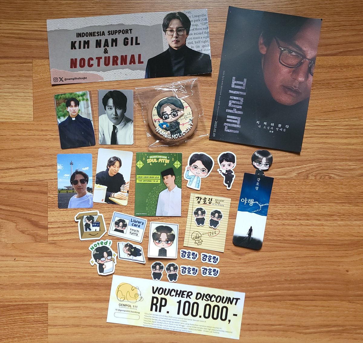 Our Freebies!! 😍 beruntung banget dapet 2 PC limited nya Namgil 😆😍🙌  Cookiesnya tetep belum  dimakan, ga tega 🥲😆
Dan ada tambahan freebies voucher menginap di Gempol111 Guesthouse dari <a href="/cipanpanz/">Vania Mathilda</a> Namgilholics Bandung yang ikutan event kita🫰😚
Untuk temen2 yg kemarin dateng