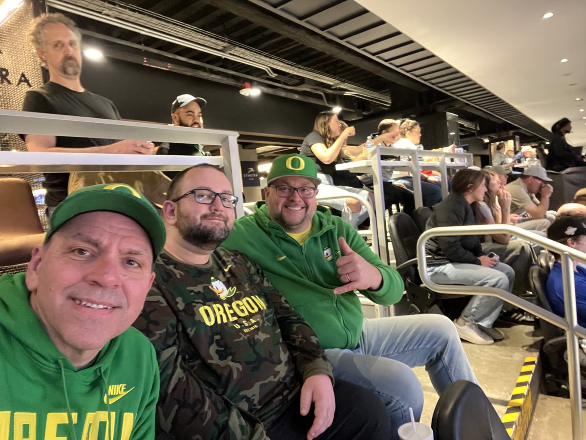 Mike Raabe (@raabenducks1) on Twitter photo Really enjoyed hanging out with <a href="/SportsChat503/">Rian Winter</a> and <a href="/BarkellMichael/">Michael Barkell</a> !! So much fun and a great game! #GoDucks Really enjoyed hanging out with <a href="/SportsChat503/">Rian Winter</a> and <a href="/BarkellMichael/">Michael Barkell</a> !! So much fun and a great game! #GoDucks