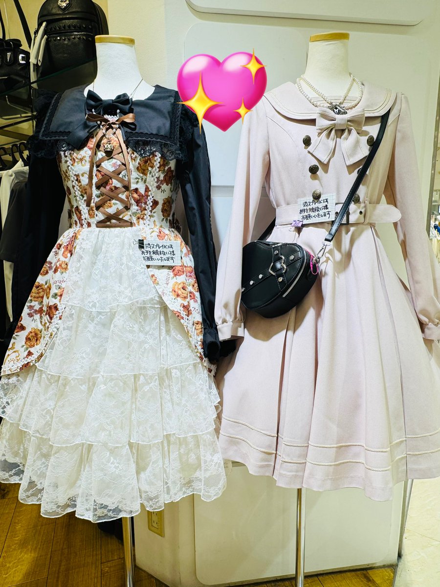 cross_fkym's tweet photo. metamorphose🎀

入荷しております✨

ゴブラン風くまちゃんレースアップフリルJSK
オフ白
¥33.880-

長袖セーラーリボンOP
オールドローズ
¥31.680-

可愛らしいお色味でコーデできますよ☺️🩷
気になる方は是非GETしてくださいね💪🏻 https://t.co/6ahqgyDUu8