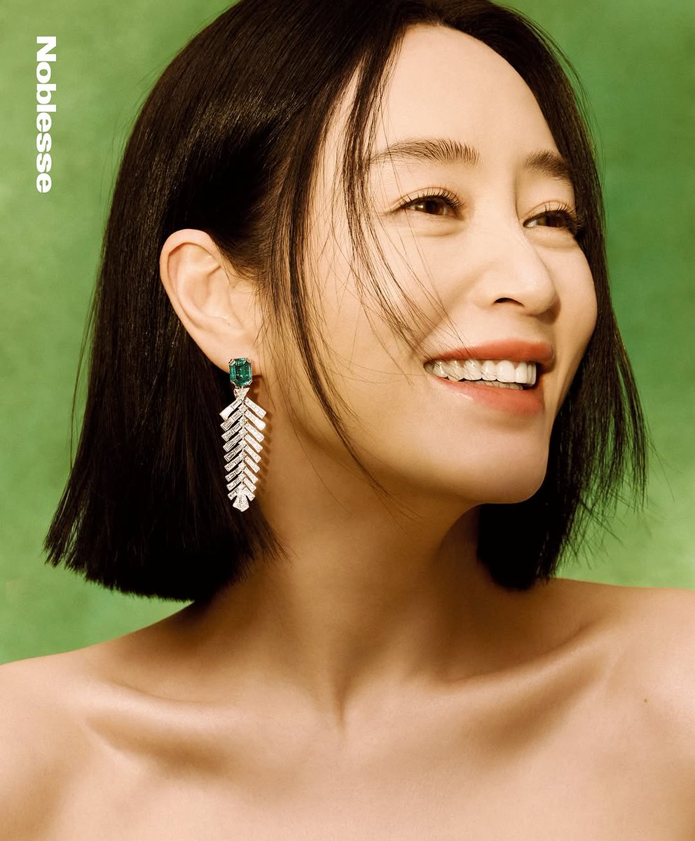 biubiu_grrrrra's tweet photo. 김혜수 × Noblesse Korea
feat. Fred
🤍💚💎💚🤍 https://t.co/9fhBF1BkGR