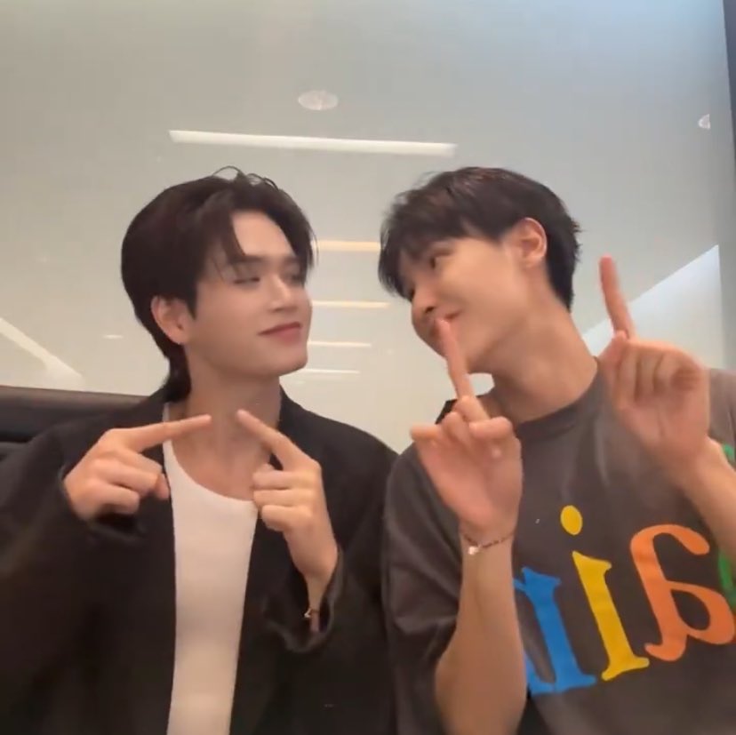 odepeachy's tweet image. BOYS REALLYY?!?! in this hour?!?!😭😭

#Perfect10LinersEP22 #JuniorMark