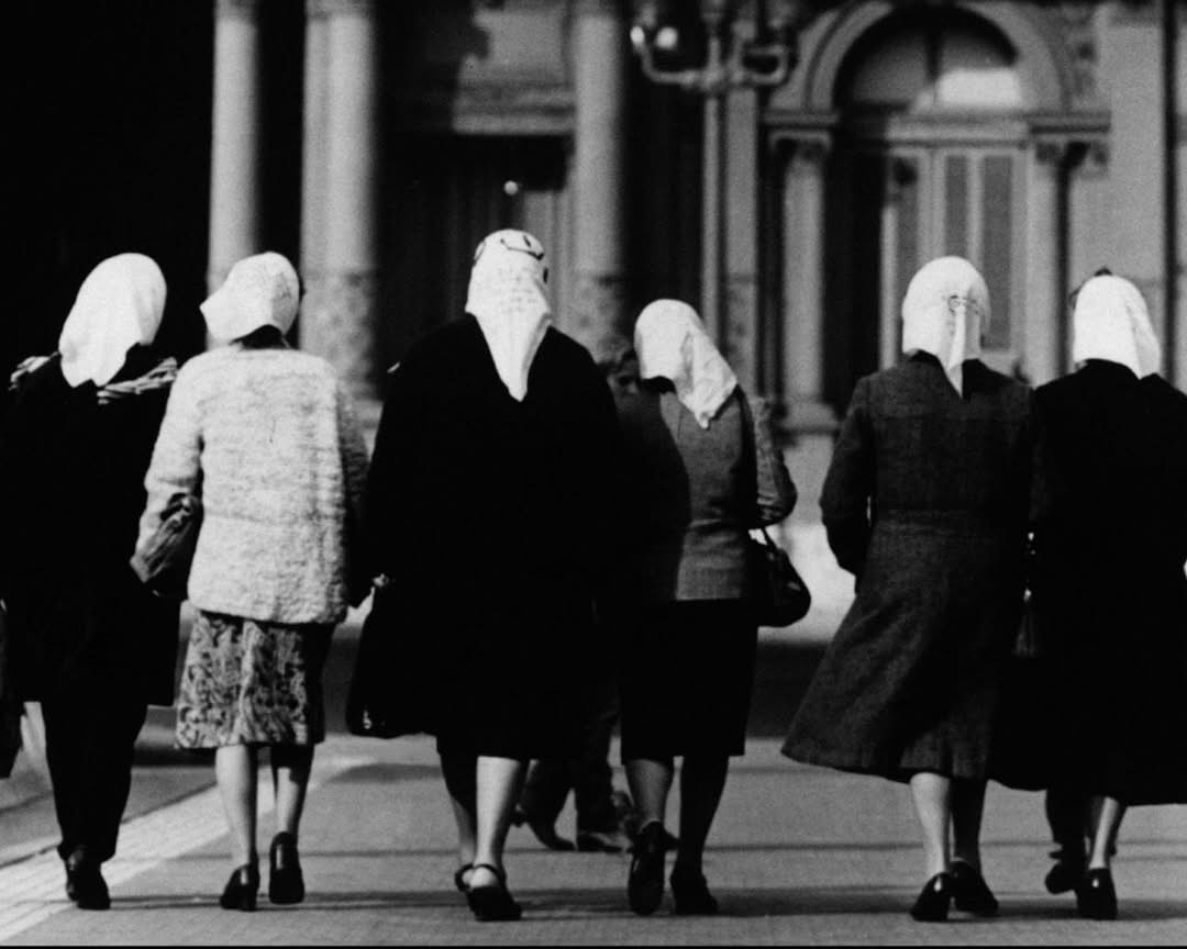 “Las locas de plaza de mayo serán un ejemplo de salud mental porque ellas se negaron a olvidar en tiempos de amnesia obligatoria” – Eduardo Galeano.
Siempre con ellas ❤️