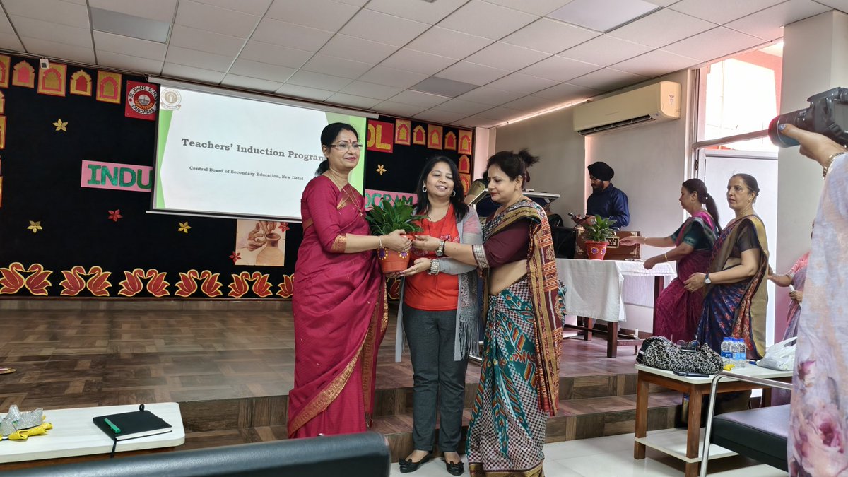 CBSE CBP on Guru Dakshta (Induction Programme) at St John School, Faridabad
Resource Persons - Dr Meenakshi Narula and Ms Shivani Gupta 
#drmeenakshinarula #mentoringthementors #cbse #training
