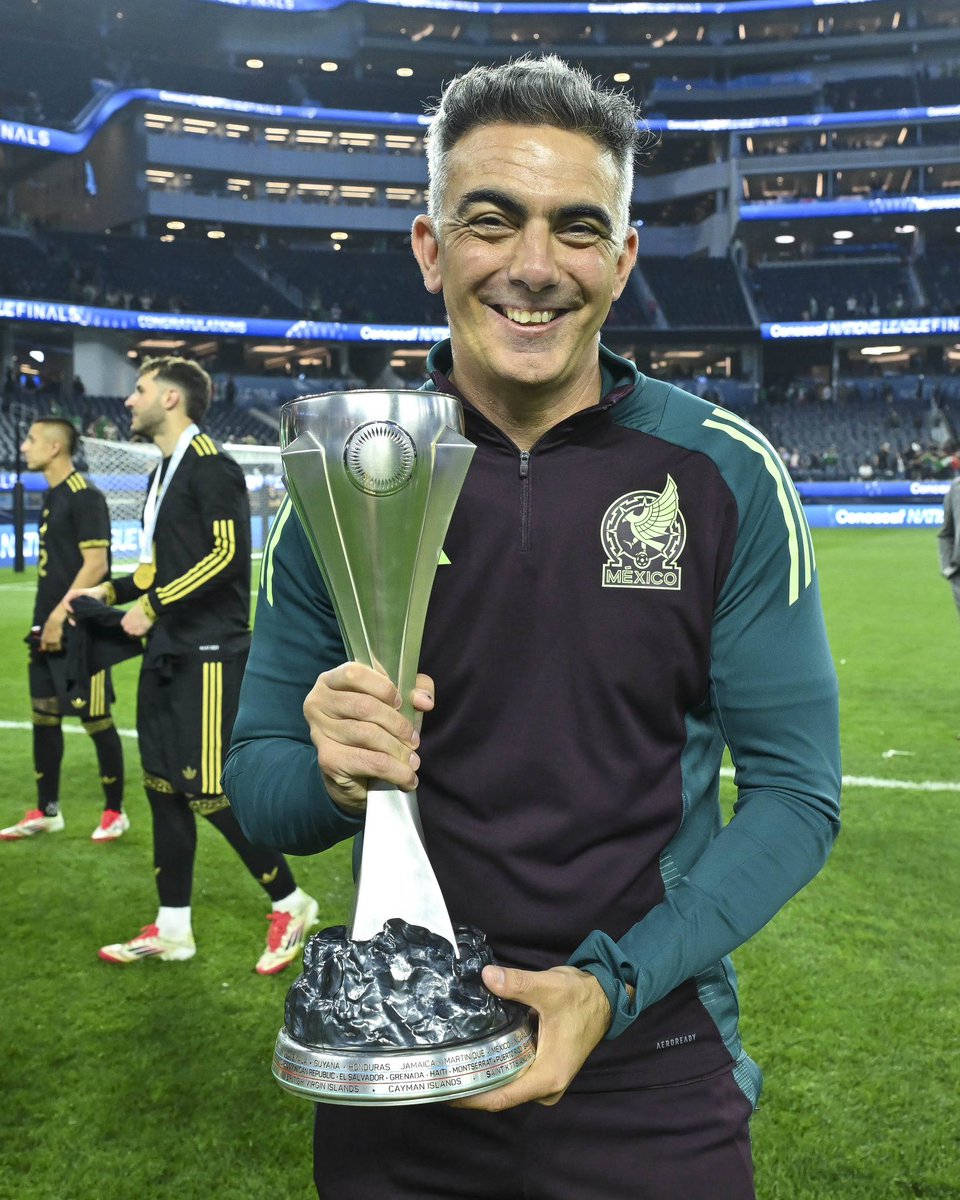 Toni_amor's tweet photo. Campeones @CNationsLeague 🏆🇲🇽!!!
@miseleccionmx https://t.co/tTSRvRTGl5