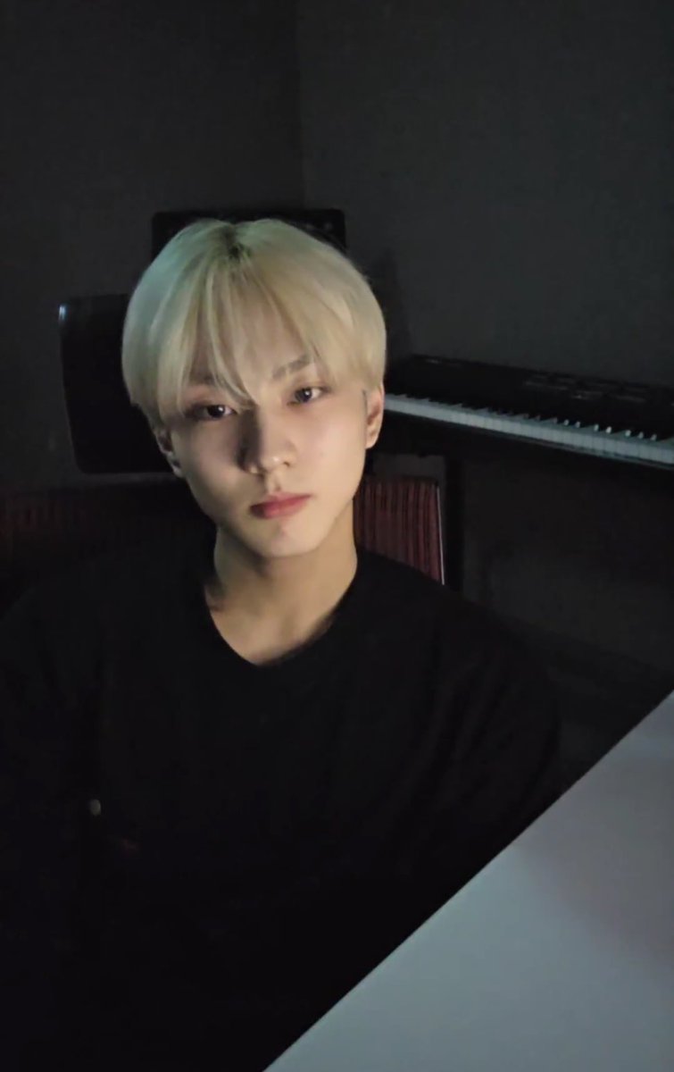 250324

👤: ฟังเพลงนี้แล้วคิดถึงแฟนเก่าเลยอ่ะ ทำไงดี
🐈: …
: แล้วต้องทำยังไงอ่ะคับ
: แต่มีเอนไฮเพนอยู่แล้ว จะคิดถึงทำไมอีกล่ะคับ
: ล้อเล่นคับ

#ENHYPEN #JUNGWON