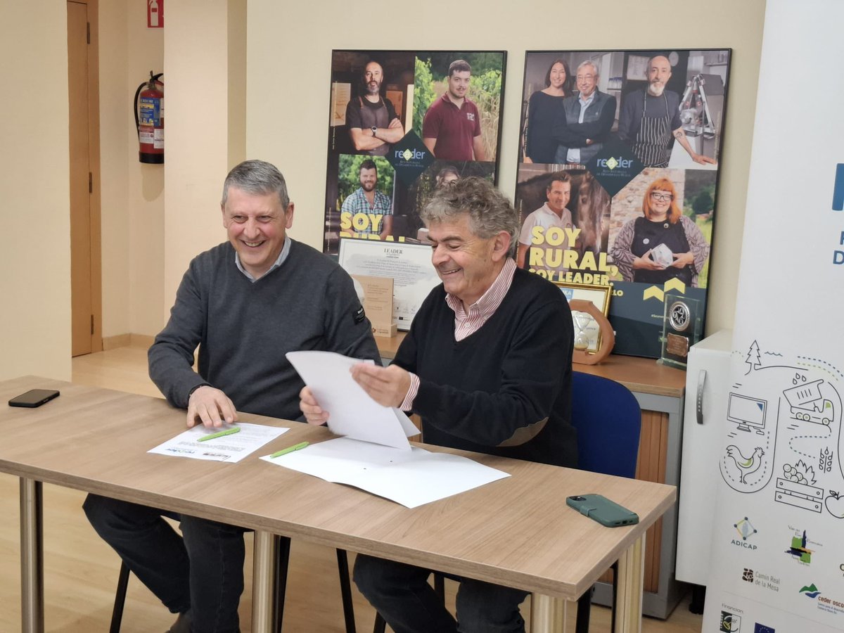 ✍🏻 El #BancoDeTierras y <a href="/readerasturias/">READER (RED ASTURIANA DE DESARROLLO RURAL)</a> colaborarán para promover el relevo generacional y la modernización de explotaciones agrarias.
 
ℹ️ Amplía la Información aquí 👇🏼

actualidad.asturias.es/-/el-banco-de-…

#MedioRuralYPolíticaAgraria #Reader <a href="/GobAsturias/">Principado de Asturias</a>