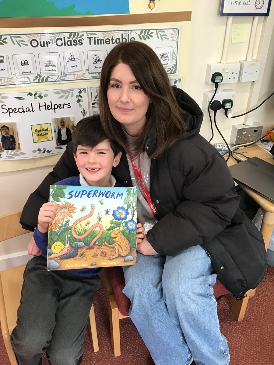 HolmeValleySch's tweet image. Shhh! It’s secret story tellers! 🤫

Thank you to all our secret story tellers who share a favourite story with our reception children! 📚

#ReadingForPleasure #RoleModels