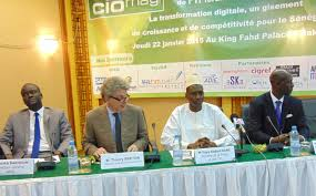 lejecos's tweet image. 7,3% de croissance annuelle pour les entreprises sénégalaises 🇸🇳📈. Une dynamique encourageante, mais peut-elle s’accélérer face aux obstacles fiscaux et structurels ? 🤔 #BusinessSénégal xfru.it/gJcmFW #kebetu #Senegal #team221 #UEMOA #kpakpatoya #cotedivoire #Sfd