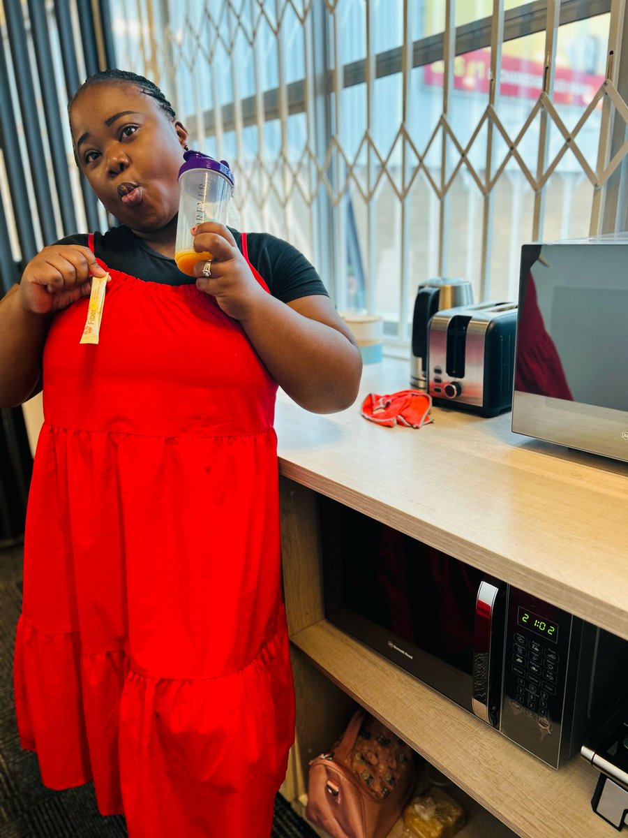 MarloLondiwe's tweet image. Normalize never giving up.
 understand that tough times never last, only tough people last.

I&apos;m enjoying my journey of loosing weight 💃💃 I feel good every thing is going alright 👌👌

#lookgoodfeelgood 
#c9program 
#C9Detox 
#HappyNewDay