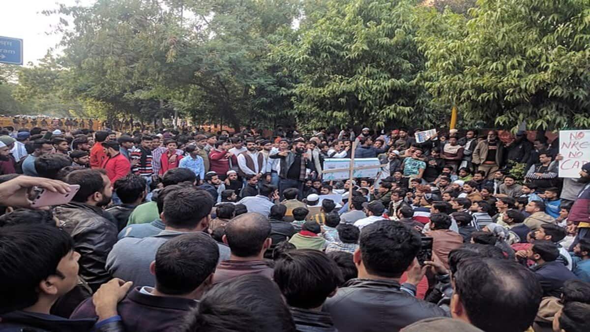 careers360's tweet image. Student organisations affiliated to INDIA bloc parties protest against NEP, UGC guidelines

#NEP
#UGCguidelines
#Indiabloc

Read more at: buff.ly/qtQmOUE