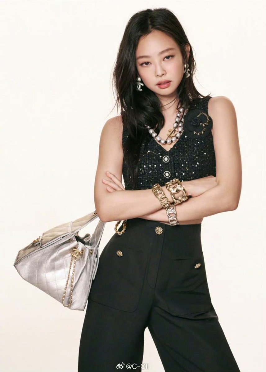 250324 #JENNIE for <a href="/CHANEL/">CHANEL</a> 25 bag campaign.