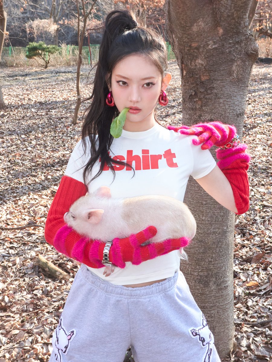 We_KiiiKiii's tweet photo. KiiiKiii The 1st EP [UNCUT GEM] 
BTG

🔗 https://t.co/Unt439XnFA

#KiiiKiii #키키
#LEESOL #이솔
#BTG #UNCUT_GEM
#KiiiKiii_BTG #KiiiKiii_UNCUTGEM https://t.co/MgSO5Fivhv