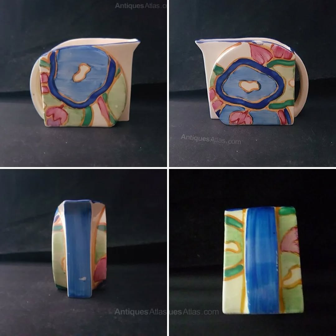 For SALE on Antiques Atlas we have this Clarice Cliff Blue Chintz Art Deco Stamford Milk Jug antiques-atlas.com/antique/claric…
From Alphabet Antiques
 #claricecliff #artdecoceramics #claricecliffbluechintz #claricecliffmilkjug #claricecliffpottery