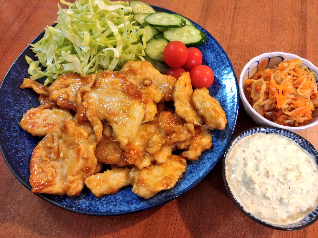 今日の夜ごはん
・チキン南蛮
・切り干し大根の煮物
#おうちごはん

今まで点鼻薬と目薬でごまかしてきたけど花粉が限界すぎて飲み薬始めた！
少し楽になった☺️