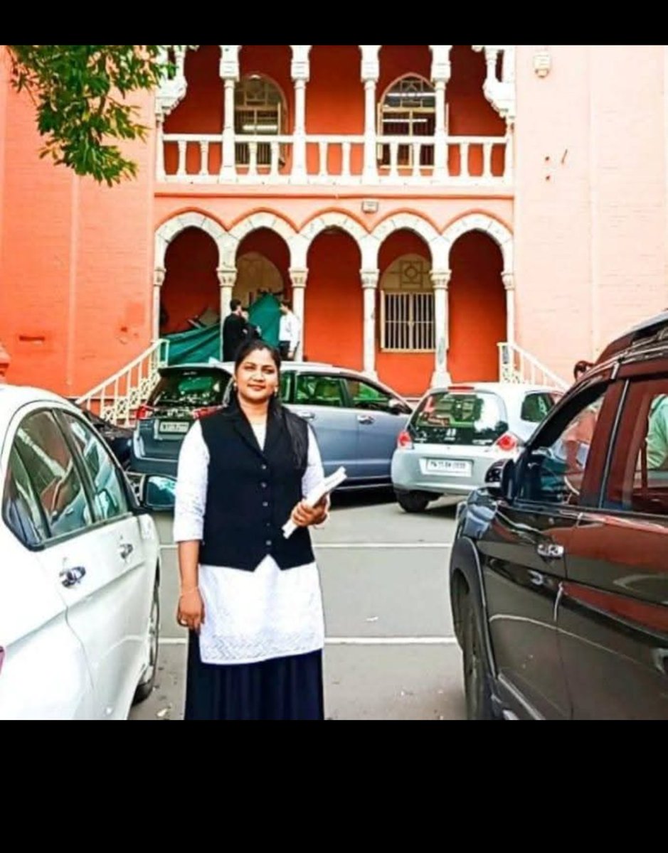 TheBluePen25's tweet photo. This woman who is leading the attack and riot on Journalist Savukku Sankar's house is Vanishree a @INCTamilNadu 's member and @SPK_TNCC 's supporter.
The live video was uploaded from her Facebook page .@INCIndia will you act on it ? @CMOTamilnadu why are they not arrested? https://t.co/DbKj8WjRPb