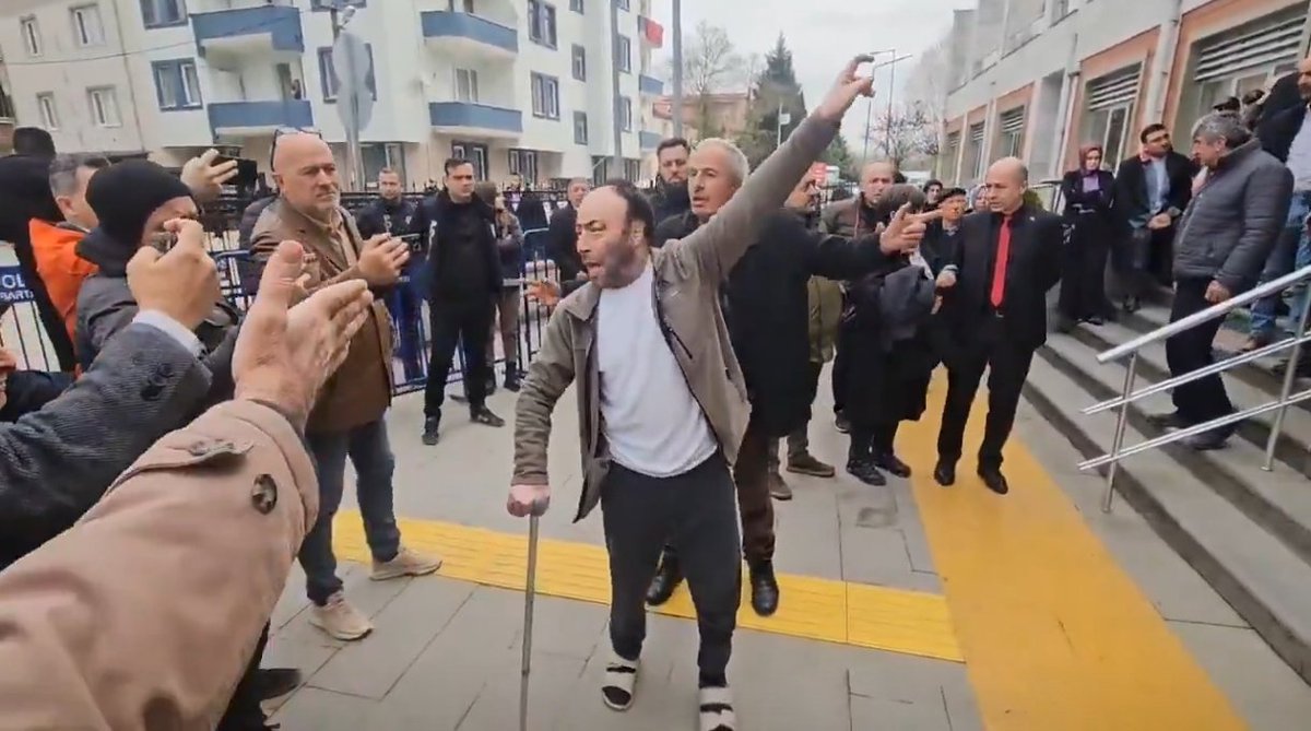 Bartın’ın Amasra ilçesinde 14 Ekim 2022 tarihinde Türkiye’yi yasa boğan ve 43 madencinin hayatını kaybettiği maden faciasına ilişkin davada karar açıklandı. Mahkeme, 20 sanığı 3 yıl 1 ay 15 gün ile 17 yıl arasında değişen hapis cezalarına çarptırdı.

bartinduysun.com/amasra-maden-f…