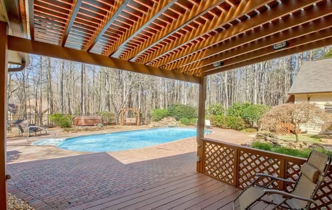 khinationpc's tweet photo. @Dr_Heavenly Congratulations @toyabushharris , I’m closing on my house mid April. I will be having an house warming pool party. I want to turn up like Toya 😂. (Pics of my place) https://t.co/IIP0arDhpd