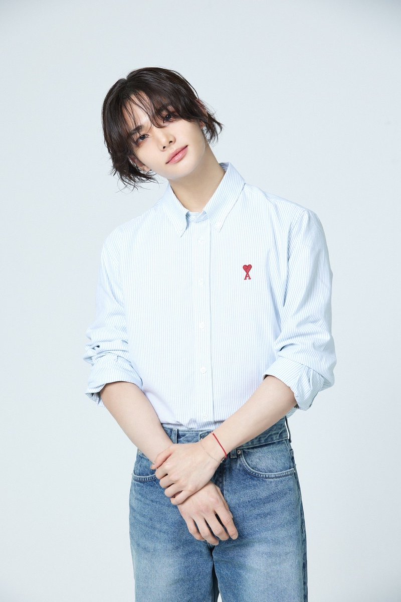 스트레이 키즈 현진, 생일 맞아 1억 원 기부! "아이들이 빛나는 꿈을 키워나가길"

- 스트레이 키즈 현진, 소아청소년 환아 위해 삼성서울병원에 1억 원 기부!

(사진제공: JYP엔터테인먼트)

#현진 #스트레이키즈 #StrayKids #스키즈 #SKZ #HYUNJIN