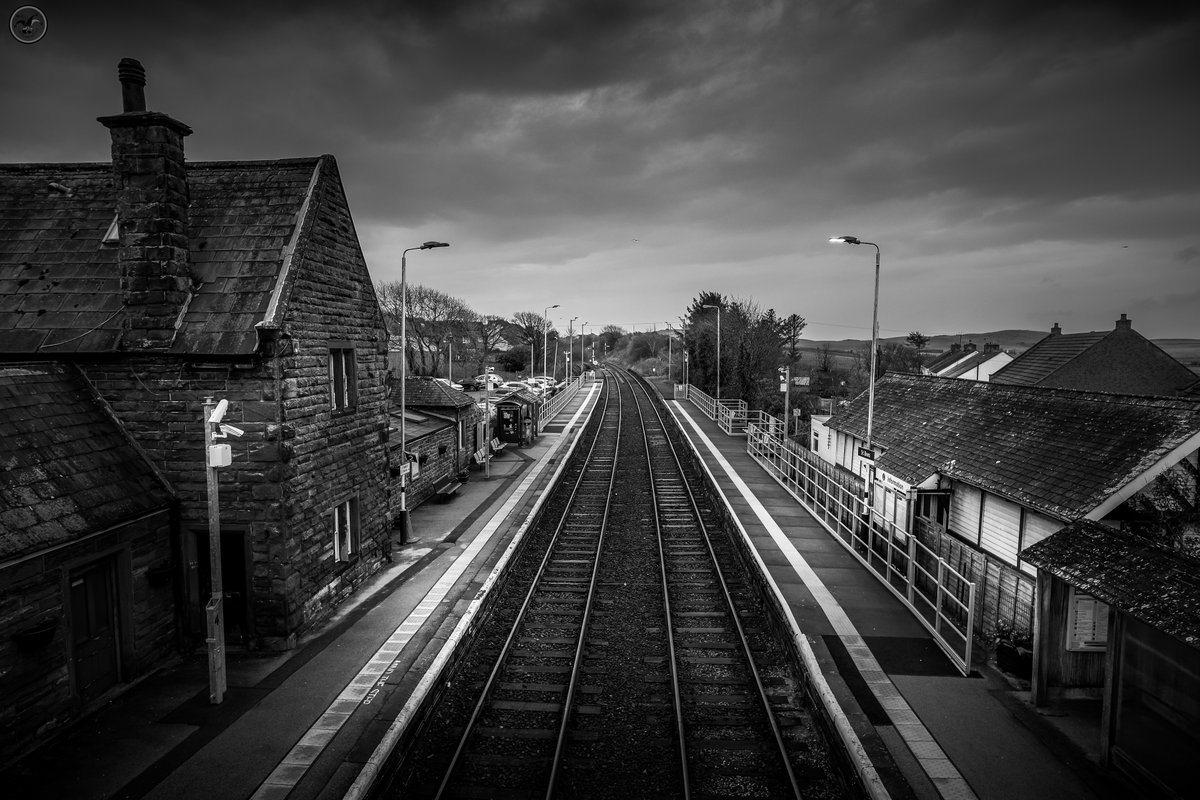 CumbriaSkyscape's tweet photo. North and South

St Bees railway crossing, tracks stretching into the distance.

#cumbria #fujifilm #photography #stbees #history #landscapephotography #lakedistrict #urbanphotography #viltrox #monochrome #blackandwhitephotography #photographer #railway #trains #traintracks https://t.co/Cy6sdoFOpG