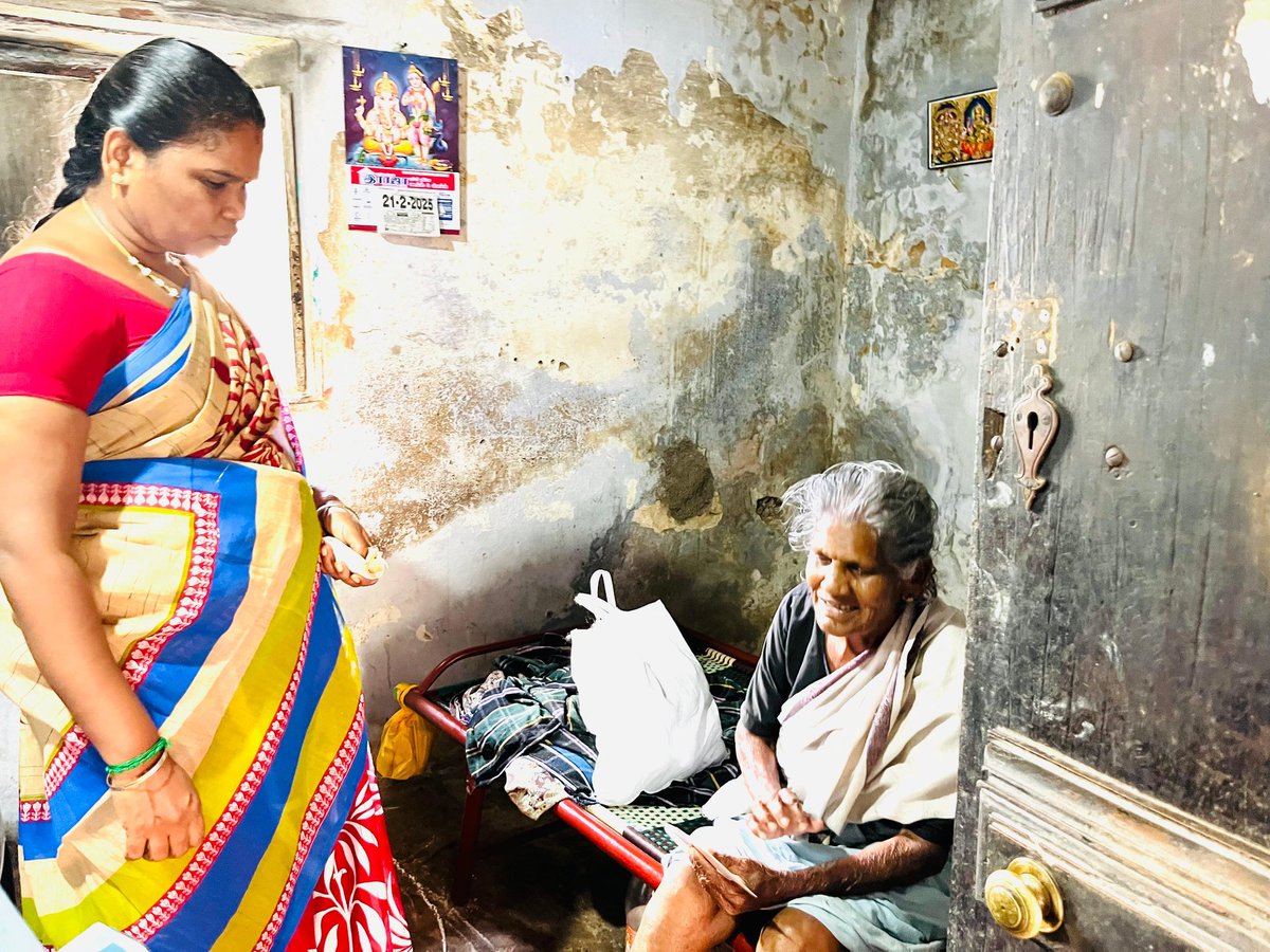 VM Rajalakshmi - SayYesToWomenSafety&AIADMK (@rajalakshmioffl) on Twitter photo கழக மூத்த முன்னோடி கணபதி பாட்டி அவர்களை சந்தித்து நலம் விசாரித்தேன்.
#vmr #AIADMK
<a href="/AIADMKITWINGOFL/">AIADMK IT WING - SayYesToWomenSafety&AIADMK</a>
<a href="/EPSTamilNadu/">Edappadi K Palaniswami-SayYEStoWomenSafety&AIADMK</a> கழக மூத்த முன்னோடி கணபதி பாட்டி அவர்களை சந்தித்து நலம் விசாரித்தேன்.
#vmr #AIADMK
<a href="/AIADMKITWINGOFL/">AIADMK IT WING - SayYesToWomenSafety&AIADMK</a>
<a href="/EPSTamilNadu/">Edappadi K Palaniswami-SayYEStoWomenSafety&AIADMK</a>