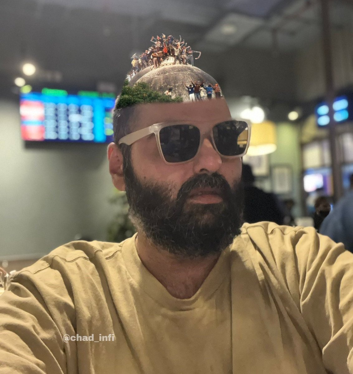 कुणाल कमरा फ्लाइट में तो बन हो ही गया था अब शिवसेना से पंगा लेकर ऑटो में भी नहीं बैठ पाएगा।

😝😜🔥😂