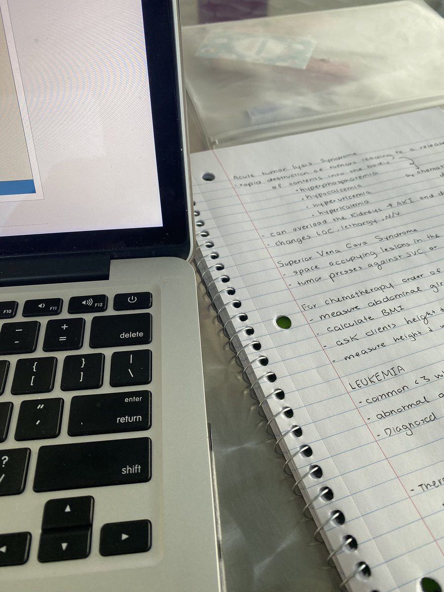 ashlojistudiez's tweet image. pulling an all nighter 2nite 💫#studytwt