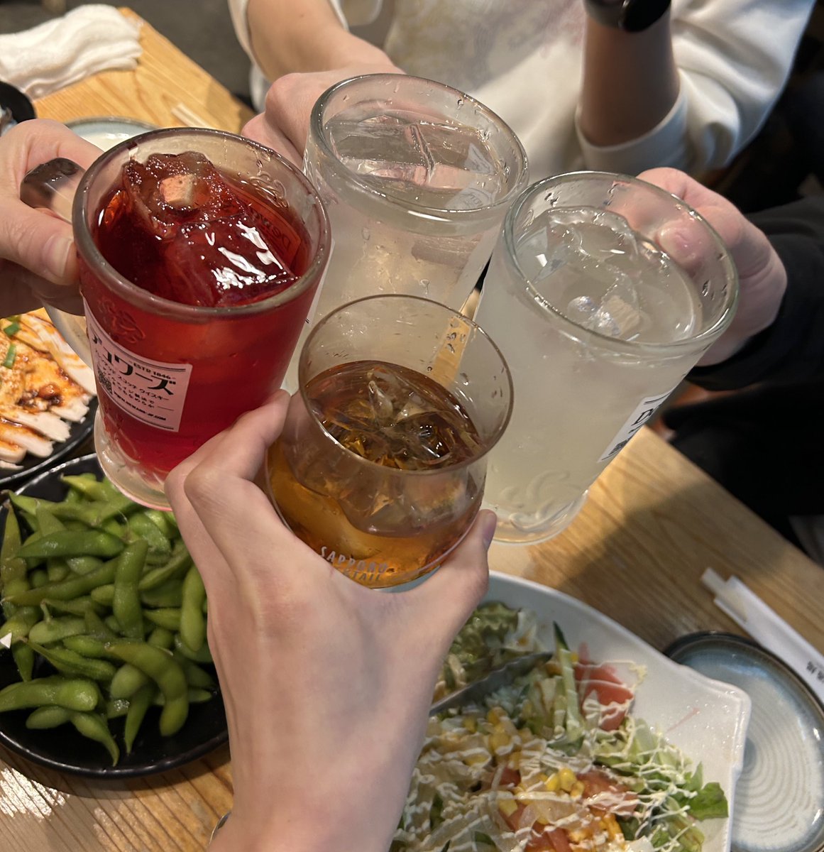 19941213_leo's tweet image. 2025.3.22
YAON 〜 #SPRINGTREE 〜 vol.2

会う約束してないのにみんなとわちゃわちゃできたり
初メンとの4連･飲み会をしたりと、
ほんと楽しかったっ！！！

グッとポイントめちゃあったのに、感動したことしか覚えさせてくれない超衝撃ライブをこの距離で味わえて幸せでした…💫

 #家入レオ