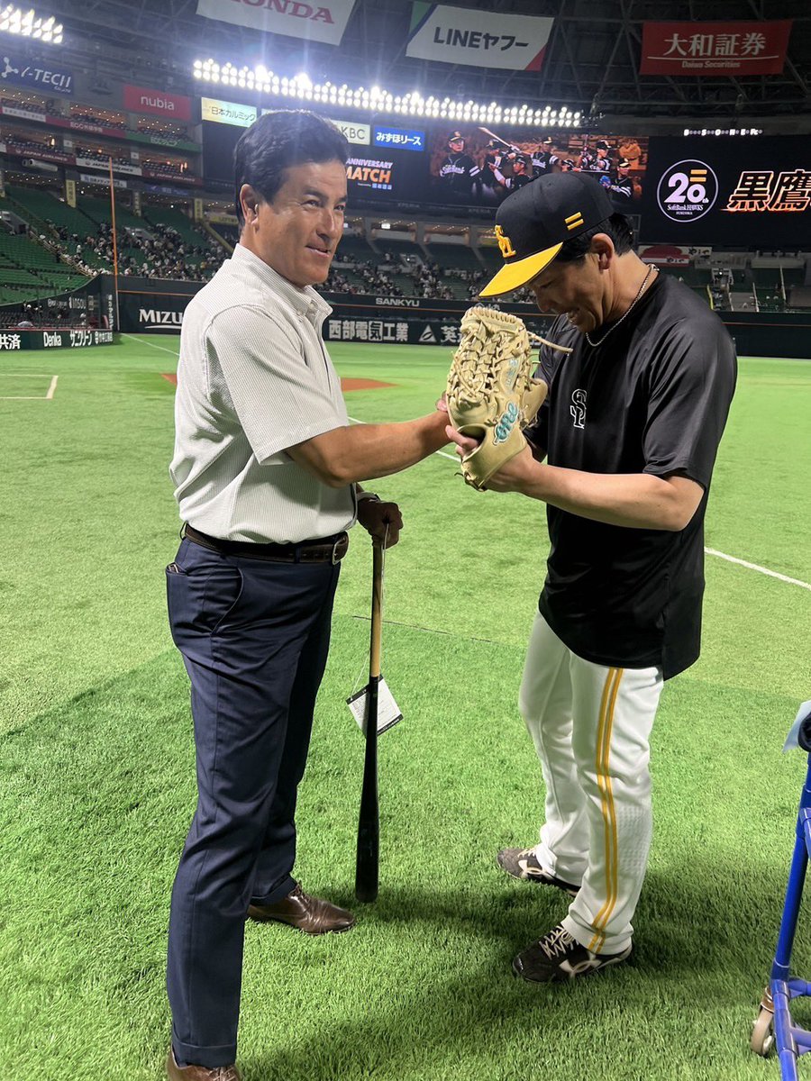 match_no3's tweet photo. 久しぶりに森脇さんに会いました‼️
ルーキー時代ぶりに試合前にノックを打っていただきました‼️
懐かしく、楽しく守備の基礎を教えていただきました‼️ゴールデングラブ賞8度も受賞することができました‼️ https://t.co/bt8sCAKQWN