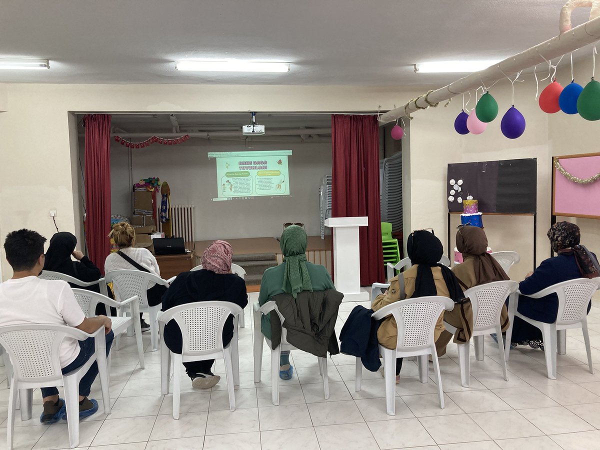 Kurumumuz Rehberlik Hizmetleri tarafından Emine Birler Anaokulu velilerine yönelik “Aile İçi İletişim, Çocuklarda Sosyal Duygusal Beceriler, Akran Zorbalığı, Çatışma Çözme Becerileri, Bağımlılık, Ahlak Gelişimi ve Beslenme” konularında seminer çalışması yapılmıştır.