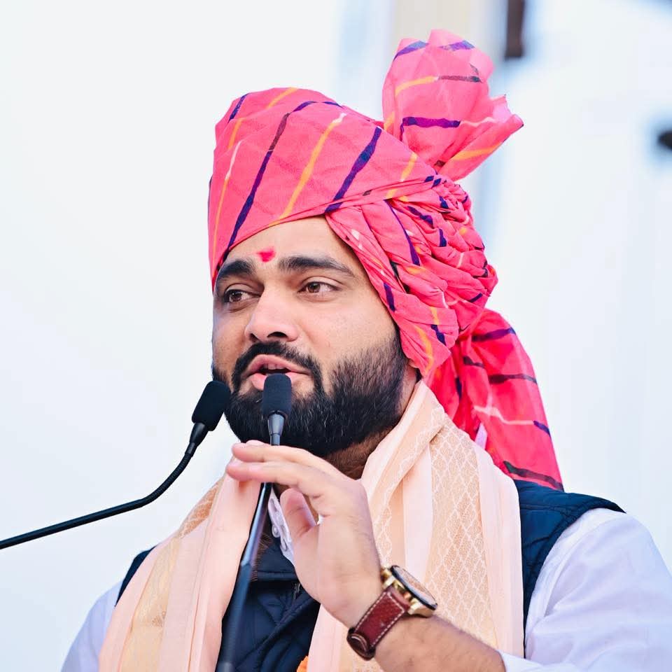 Dashrath singh Rathore jaisalsar (@dashrathsing9) on Twitter photo जेएनवीयू जोधपुर के छात्रसंघ अध्यक्ष श्री अरविंद सिंह जी भाटी को जन्मदिवस की हार्दिक बधाई एवं शुभकामनाएँ!
मैं प्रभु श्रीराम से आपके सुदीर्घ, स्वस्थ एवं मंगलमय जीवन की कामना करता हूँ।
<a href="/ArvindSBhati9/">Arvind Singh Bhati</a> जेएनवीयू जोधपुर के छात्रसंघ अध्यक्ष श्री अरविंद सिंह जी भाटी को जन्मदिवस की हार्दिक बधाई एवं शुभकामनाएँ!
मैं प्रभु श्रीराम से आपके सुदीर्घ, स्वस्थ एवं मंगलमय जीवन की कामना करता हूँ।
<a href="/ArvindSBhati9/">Arvind Singh Bhati</a>