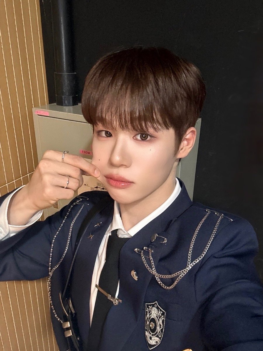 thewind_twt's tweet photo. [#김희수] 1주차 결산💿🎤🎶 https://t.co/NyR1QCq9PR