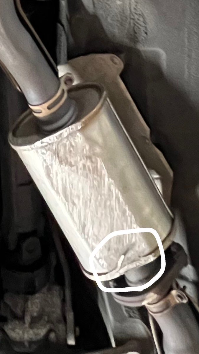 rickytamla's tweet photo. X（旧Twitter）の皆々様
GF-GS151クラウン（5MT）のマフラー部品余ってる方いらっしゃいますでしょうか？

もしあれば買い取らせていただきたいです！ https://t.co/pbWPULty2s