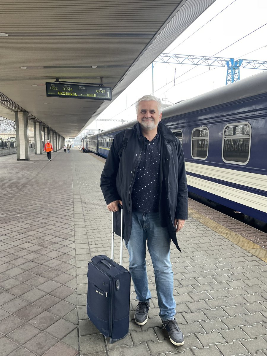 Just arrived to Kyiv 🇺🇦 for talks on progressing with Ukraine’s preparations for accession to the EU in the area of climate. Look forward to productive exchanges with government, business and civil society representatives!