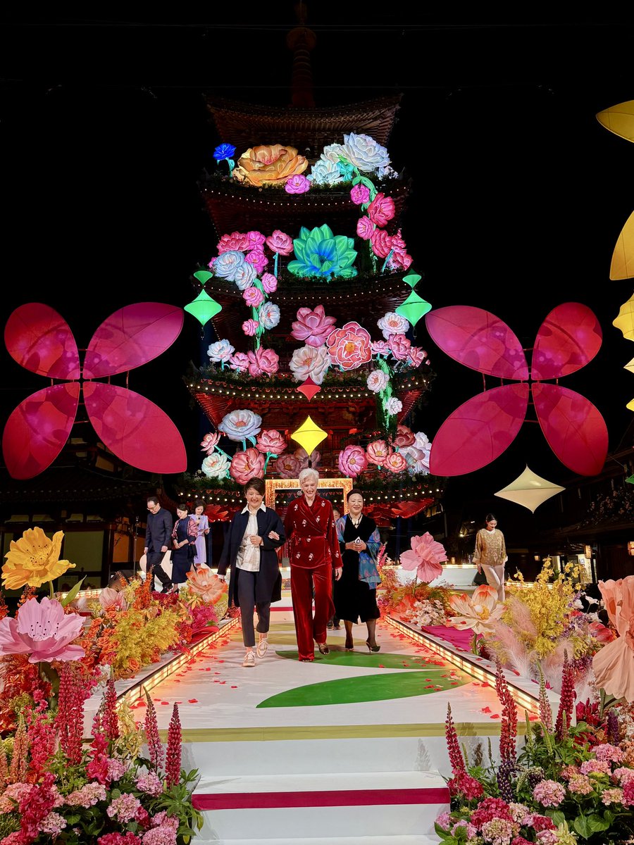 mayemusk's tweet image. I was so honored to be invited to this magnificent celebration of the Wuxi International Cherry Blossom Festival. 
Enjoy my amazing experience in China 🤩🤩