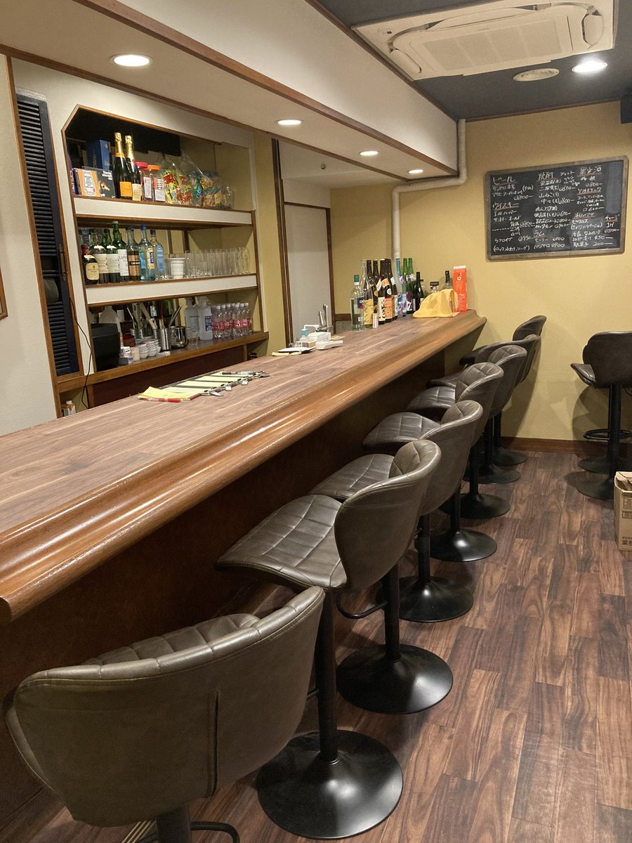 sin0345's tweet image. 【BARとおぼえ】からのお知らせ！！
必ず最後まで読んでね！！

本当は3月末で閉店の予定でしたが、協議の結果もう一年営業する事になりました！

今年もほぼ毎日営業すると思いますので、皆様宜しくお願いいたしますm(__)m…