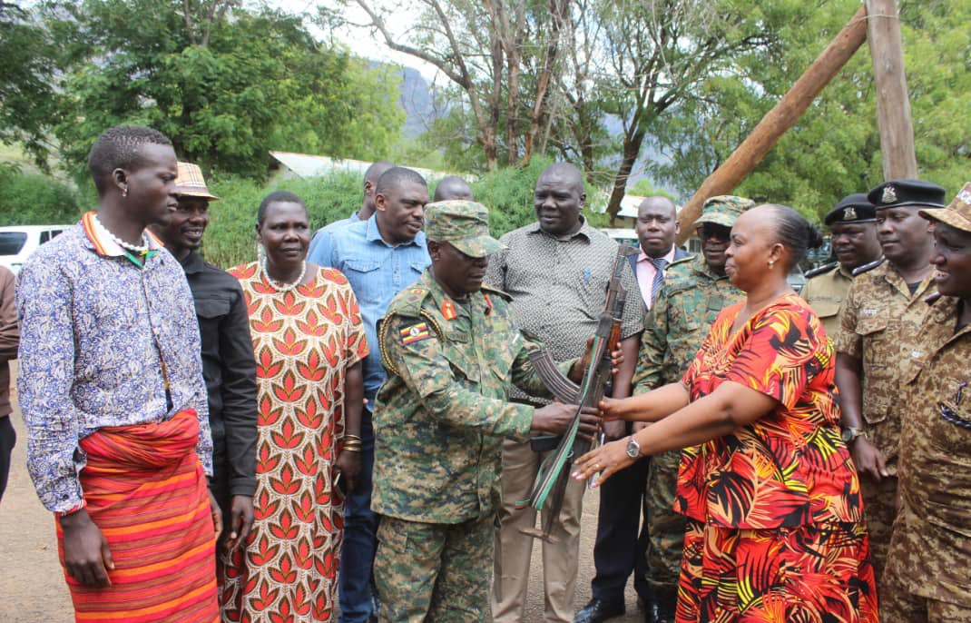 Last Thursday, at the UPDF 3rd division headquarters in Moroto, I met with security leaders of Karamoja, Brigadier General Sserunkuma Karate (The division commander) and ACP Francis Chemusto (Commandant Anti-Stock Theft Unit) to discuss the distribution of iron sheets to various