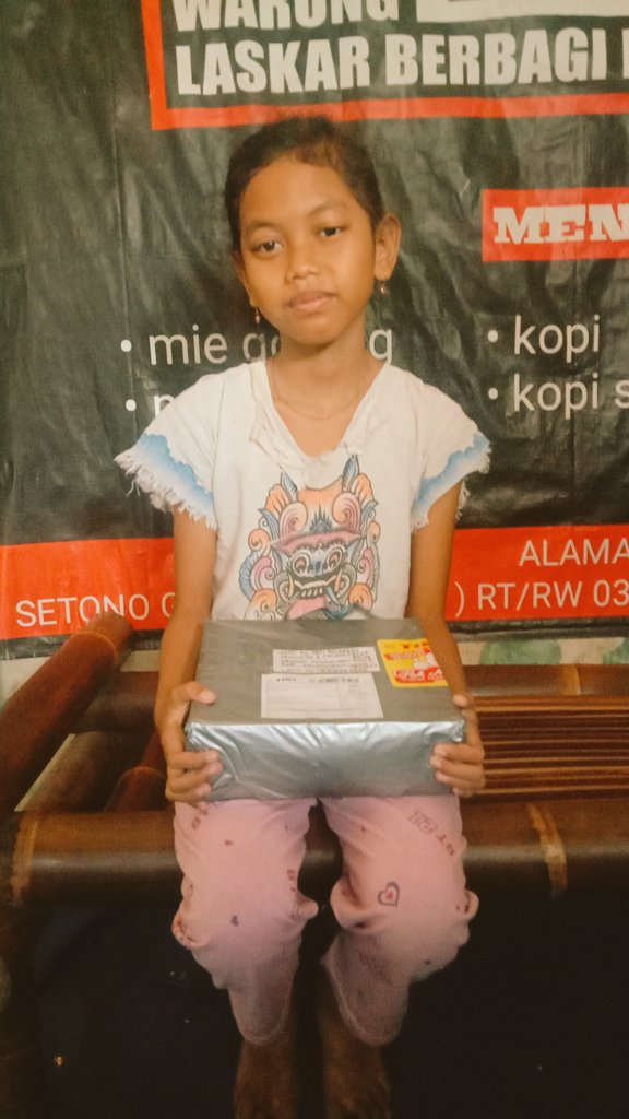 Halo Mami <a href="/rasisHater/">Mama Ine🇮🇩</a> , kiriman kue nastar , sudah kami terima. Terimakasih, semoga Mama Ine sehat selalu, sukses dan berkah berlimpah. Amin. Alfatihah