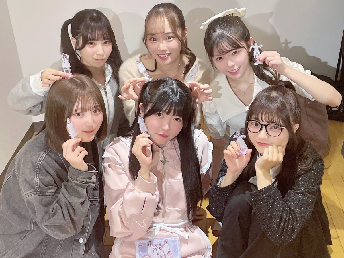 自分のアクスタを載せてるまかしゃんが可愛すぎる