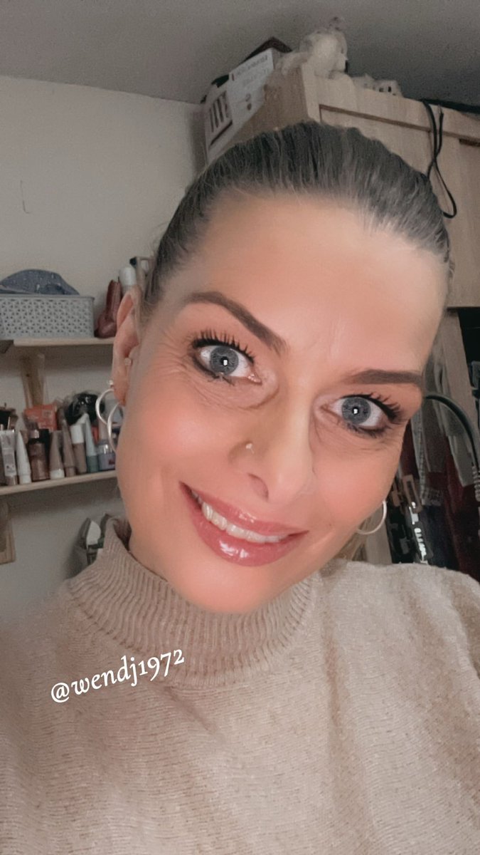 Good morning, happy Monday, how quick do these weekends pass us by.  Whatever your Monday holds I hope it’s a good one and full of love and laughter. Act as if what you do makes a difference, it does ❤️🥰❤️