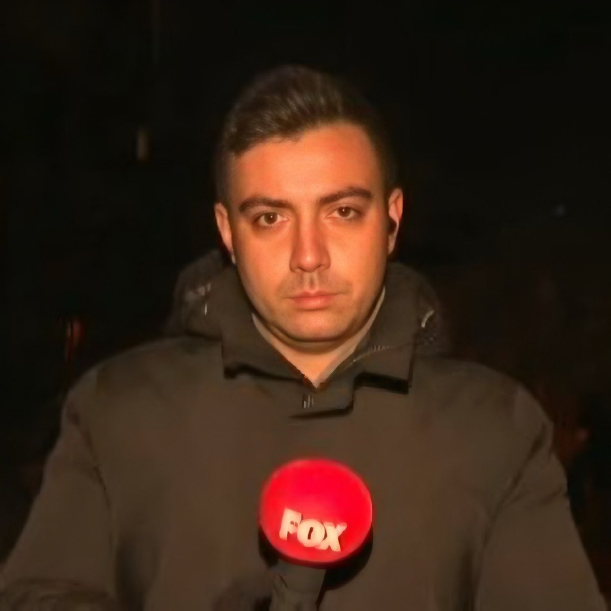 aykiricomtr's tweet image. Sabah saatlerinde çok sayıda gazeteci gözaltına alındı. O isimlerden bazıları:

NOW Muhabiri Ali Onur Tosun, 
Foto muhabir Bülent Kılıç, 
AFP muhabiri Yasin Akgül, 
İBB foto muhabiri Kurtuluş Arı, 
BirGün yazarı Barış İnce.