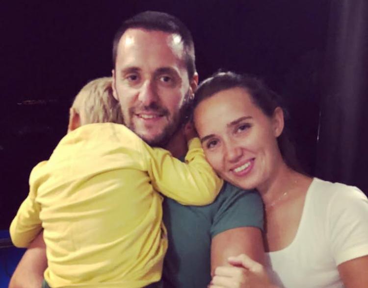 SOL Parti İzmir Sözcüsü Barış İnce ile birlikte eşi Sevil İnce de bu sabah gözaltına alındı. Çiftin küçük çocukları bulunuyor!
birgun.net/haber/istanbul…