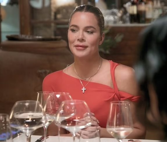 Khloé Kardashian déclare être une vierge née de nouveau
#kardashians #KhloeKardashian