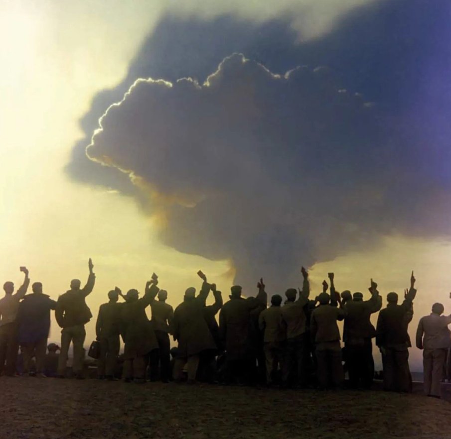 MilitaryIr's tweet image. 🚩بسم ا...
🚩🇨🇳یکصد روز در شانگهای،ماراتن کوتاه چين به سمت بمب هيدروژنی
#MILITARY_IR #scorpion57 #Thermonuclear_weapon
#China #Iran 
#انجمن_میلیتاری #بمب_هیدروژنی #چین