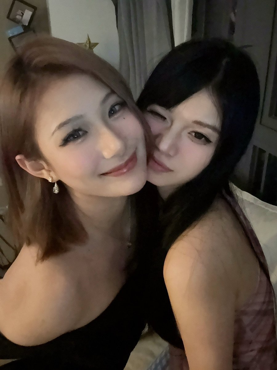 真正的黄金期从来不怕迟来
怕的是你永远活在别人的年龄倒计时里
葡萄成熟时酿的酒才最醇厚
人生下半场更是主场