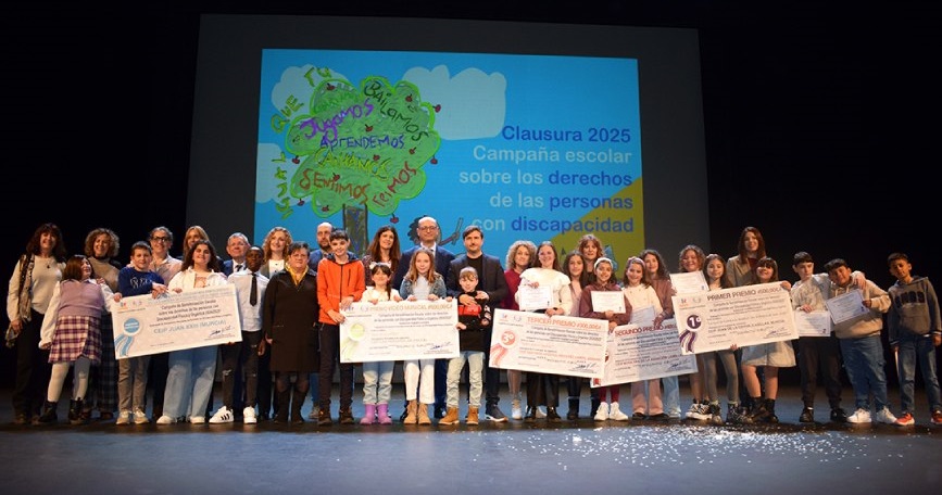 🎓 ¡3.150 estudiantes ya conocen mejor los derechos de las personas con discapacidad física y orgánica!
👏 <a href="/FAMDIF/">FAMDIF COCEMFE MURCIA</a> cierra su campaña escolar con premios, arte y compromiso en el Teatro Circo de Murcia.
#TribuCOCEMFE #EducaciónInclusiva #Murcia 

cocemfe.es/informate/noti…