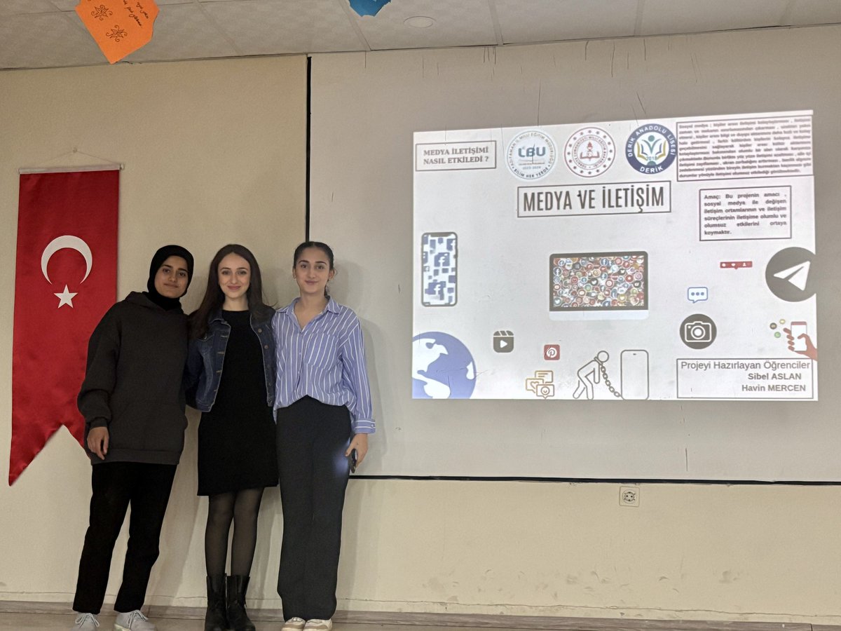 derikanadoluli1's tweet photo. Liselerde Bilim Uygulamaları Kapsamında öğrencilerimiz “Kültürel Miras”, “Medya ve İletişim”, “Yenilenebilir Enerji Kaynakları” konulu sunumlarını gerçekleştirdiler.
@mardinilmem @derikmem47 @MstfaKAHRAMAN https://t.co/o5ySzgu77X