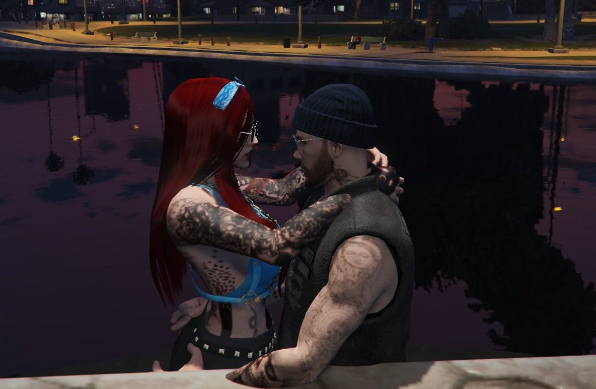 IamHassel_'s tweet photo. Menudo vicio es el rol. Mi niño Artyom ya se va a casar con su querida Santa. De un PJ que hice para ir de coña como taxista al Vice Presidente de The Lost, y ahora encima con mujer. #GenesisRP https://t.co/cxy0eMD6vC