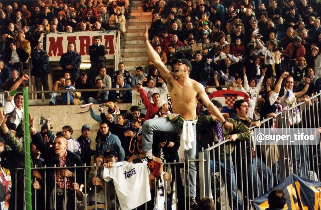 98/99 Racing de Santander - Real Madrid

Los ultras madridistas llenan la grada visitante.